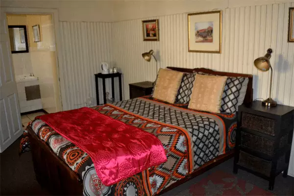 Kestell Hotel - Bedroom